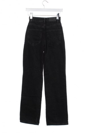 Blugi de femei Stradivarius, Mărime XXS, Culoare Negru, Preț 101,47 Lei