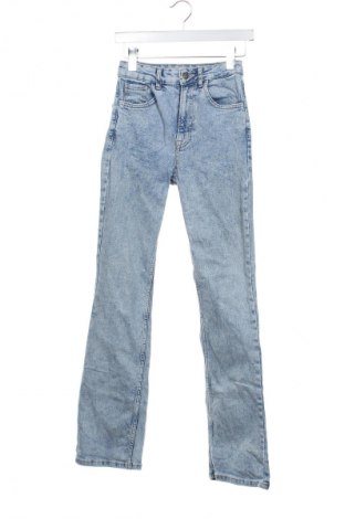 Blugi de femei Stradivarius, Mărime XS, Culoare Albastru, Preț 101,47 Lei