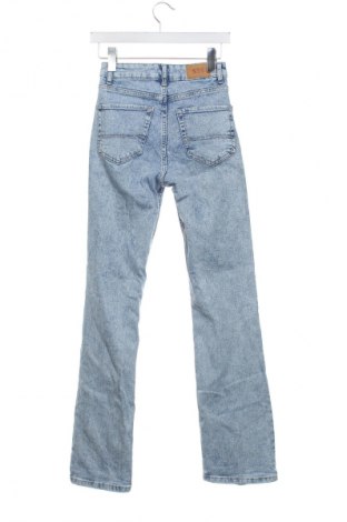 Blugi de femei Stradivarius, Mărime XS, Culoare Albastru, Preț 101,47 Lei