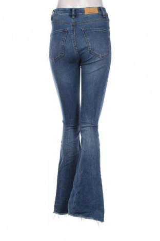 Damskie jeansy Stradivarius, Rozmiar S, Kolor Niebieski, Cena 95,99 zł