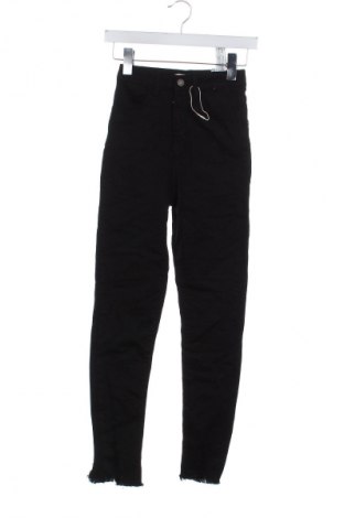Dámske džínsy  Stradivarius, Veľkosť XS, Farba Čierna, Cena  16,95 €