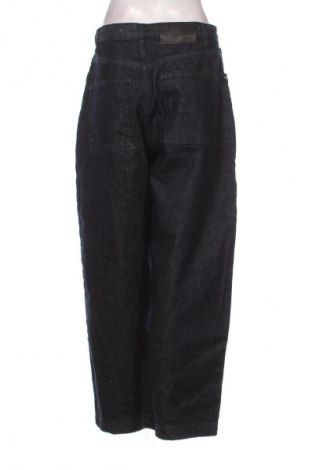 Damskie jeansy Zara, Rozmiar M, Kolor Niebieski, Cena 172,36 zł