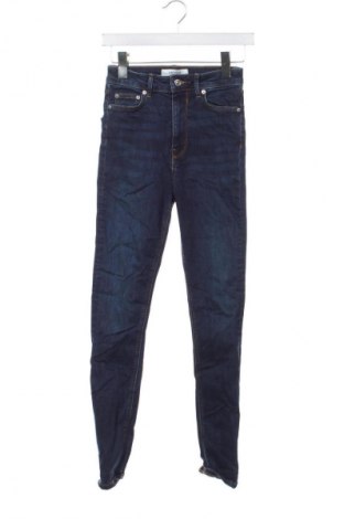 Дамски дънки Zara, Размер XS, Цвят Син, Цена 27,99 лв.