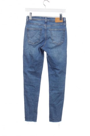 Damskie jeansy Zara, Rozmiar S, Kolor Niebieski, Cena 88,99 zł