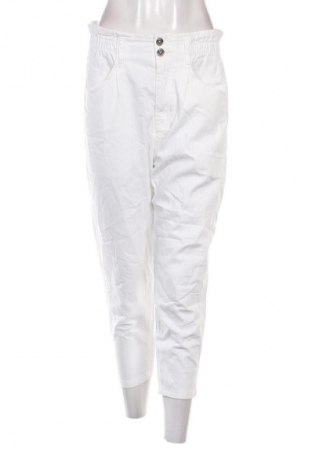 Дамски дънки Zara, Размер M, Цвят Бял, Цена 27,99 лв.