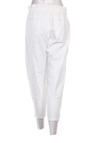 Дамски дънки Zara, Размер M, Цвят Бял, Цена 27,99 лв.