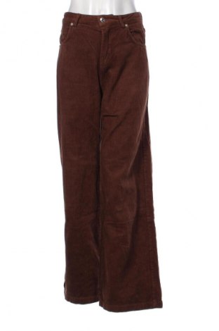 Damen Cordhose Bershka, Größe S, Farbe Braun, Preis 8,99 €