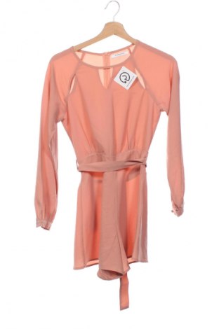 Női rövid overál Glamorous, Méret XS, Szín Hamurózsaszín, Ár 10 124 Ft