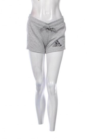 Дамски къс панталон Adidas, Размер S, Цвят Сив, Цена 34,00 лв.
