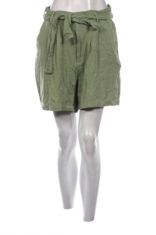 Damen Shorts Beloved, Größe M, Farbe Grün, Preis € 9,72
