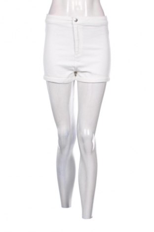Pantaloni scurți de femei Cropp, Mărime M, Culoare Alb, Preț 82,03 Lei