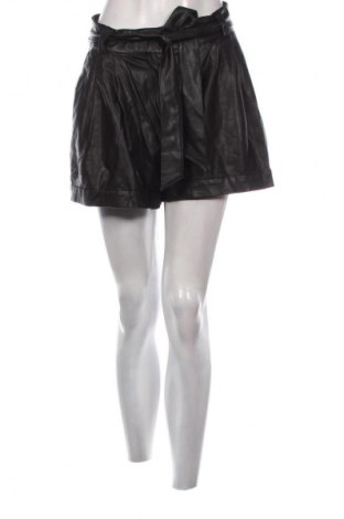 Pantaloni scurți de femei Guess, Mărime L, Culoare Negru, Preț 184,75 Lei