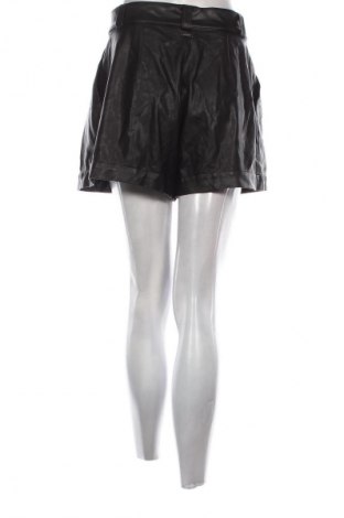 Pantaloni scurți de femei Guess, Mărime L, Culoare Negru, Preț 184,75 Lei