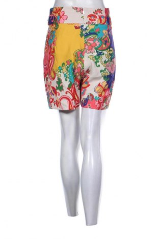 Pantaloni scurți de femei Guess By Marciano, Mărime M, Culoare Multicolor, Preț 477,99 Lei