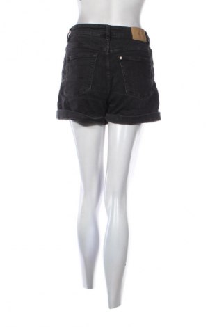 Pantaloni scurți de femei H&M, Mărime M, Culoare Negru, Preț 33,99 Lei