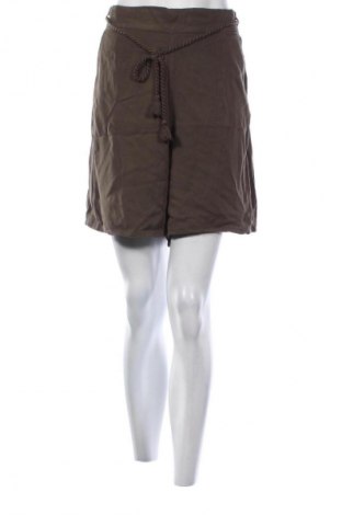 Damen Shorts LC Waikiki, Größe M, Farbe Grün, Preis 19,78 €