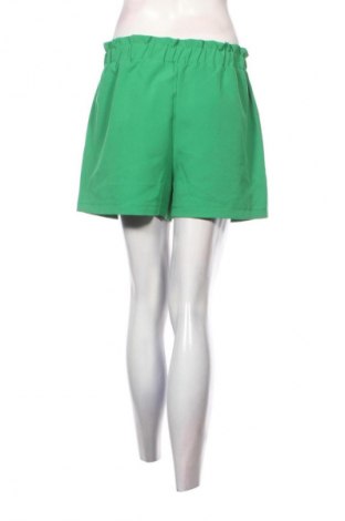 Damen Shorts Nisan, Größe M, Farbe Grün, Preis 9,64 €