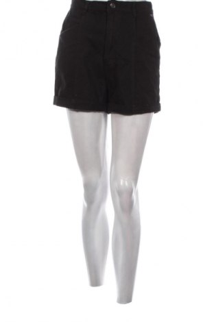 Pantaloni scurți de femei Pull&Bear, Mărime M, Culoare Negru, Preț 48,00 Lei