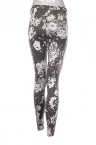 Damen Leggings United Colors Of Benetton, Größe M, Farbe Mehrfarbig, Preis 19,99 €
