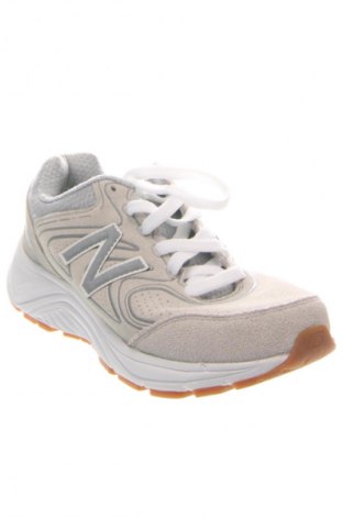 Дамски обувки New Balance, Размер 37, Цвят Сив, Цена 89,00 лв.