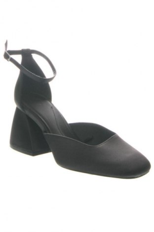 Încălțăminte de damă Zara, Mărime 38, Culoare Negru, Preț 73,79 Lei