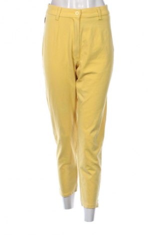 Pantaloni de femei Angels, Mărime M, Culoare Galben, Preț 78,41 Lei