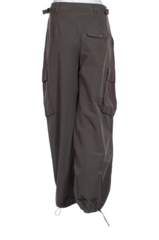 Damenhose Bershka, Größe S, Farbe Grün, Preis € 14,63