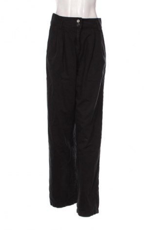 Damskie spodnie Pull&Bear, Rozmiar M, Kolor Czarny, Cena 41,99 zł