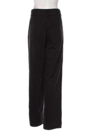 Damskie spodnie Pull&Bear, Rozmiar M, Kolor Czarny, Cena 41,99 zł