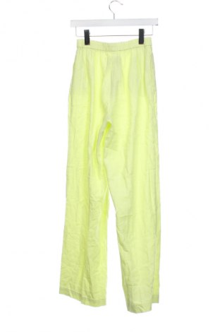 Pantaloni de femei Sisley, Mărime XXS, Culoare Galben, Preț 457,99 Lei