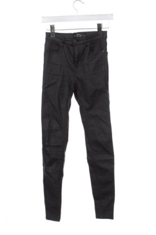 Damskie spodnie Stradivarius, Rozmiar XS, Kolor Czarny, Cena 68,00 zł