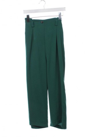 Damenhose Stradivarius, Größe XS, Farbe Grün, Preis 20,99 €