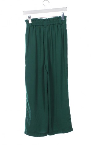 Damenhose Stradivarius, Größe XS, Farbe Grün, Preis 20,99 €