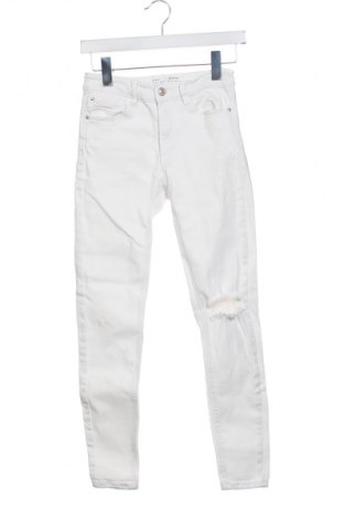 Damenhose Stradivarius, Größe XS, Farbe Weiß, Preis € 14,83