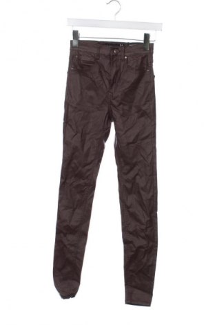 Damskie spodnie Stradivarius, Rozmiar XS, Kolor Brązowy, Cena 150,99 zł