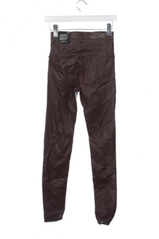 Damskie spodnie Stradivarius, Rozmiar XS, Kolor Brązowy, Cena 150,99 zł