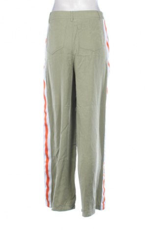 Pantaloni de femei United Colors Of Benetton, Mărime S, Culoare Verde, Preț 101,19 Lei