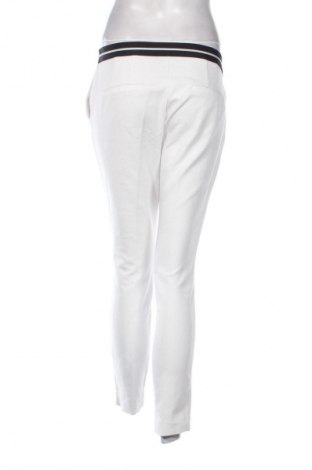 Pantaloni de femei Zara, Mărime M, Culoare Alb, Preț 73,36 Lei