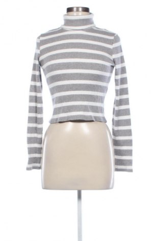 Damenpullover Bershka, Größe L, Farbe Mehrfarbig, Preis 10,99 €