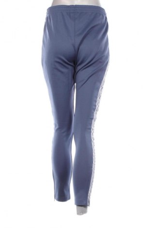 Pantaloni trening de femei Adidas Originals, Mărime M, Culoare Albastru, Preț 104,00 Lei