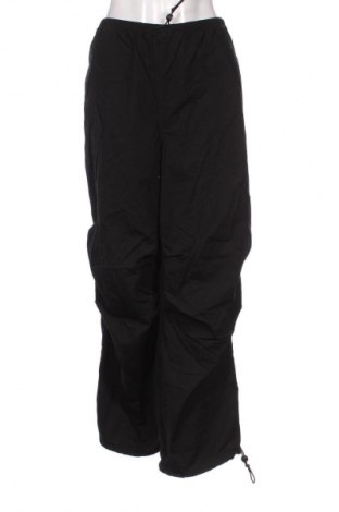 Damen Sporthose H&M Divided, Größe L, Farbe Schwarz, Preis 15,00 €