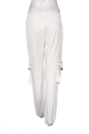 Pantaloni trening de femei Unbranded, Mărime S, Culoare Alb, Preț 73,36 Lei