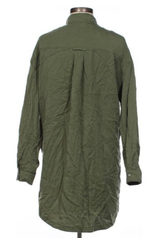 Γυναικείο μπουφάν Bershka, Μέγεθος M, Χρώμα Πράσινο, Τιμή 30,99 €