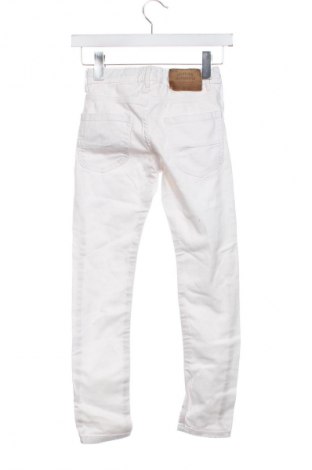 Dětské džíny  Zara, Velikost 6-7y/ 122-128 cm, Barva Bílá, Cena  216,00 Kč