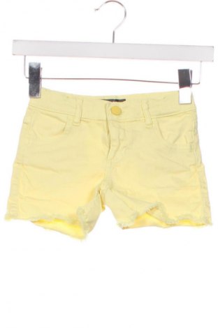 Gyerek rövidnadrág Guess, Méret 7-8y / 128-134 cm, Szín Sárga, Ár 5 927 Ft