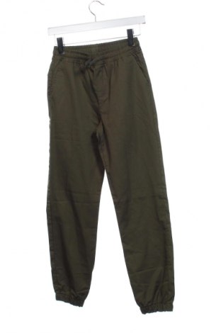 Pantaloni pentru copii LC Waikiki, Mărime 11-12y/ 152-158 cm, Culoare Verde, Preț 108,40 Lei