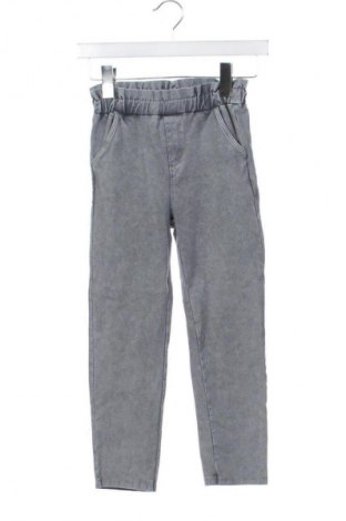 Детски панталон LC Waikiki, Размер 5-6y/ 116-122 см, Цвят Сив, Цена 11,99 лв.