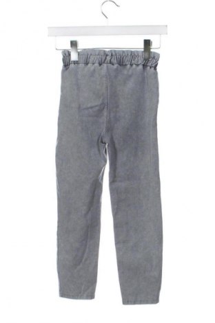 Детски панталон LC Waikiki, Размер 5-6y/ 116-122 см, Цвят Сив, Цена 11,99 лв.