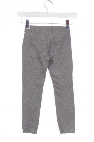 Dětské kalhoty  United Colors Of Benetton, Velikost 5-6y/ 116-122 cm, Barva Šedá, Cena  319,00 Kč