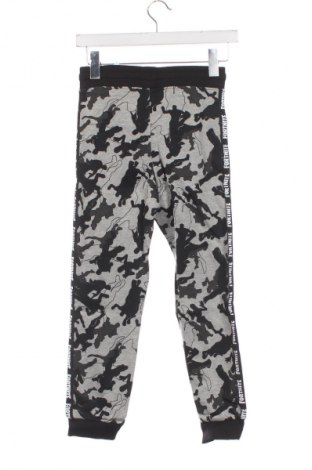 Pantaloni de trening, pentru copii Unbranded, Mărime 9-10y/ 140-146 cm, Culoare Multicolor, Preț 102,00 Lei